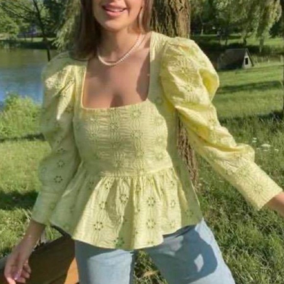 ZARA Puff Sleeve Embroidered Top 💚 - Picture 4 of 10